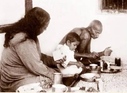 Gandhi’s Lunch With Paramhansa Yogananda Gandhi’s Lunch With Paramhansa Yogananda